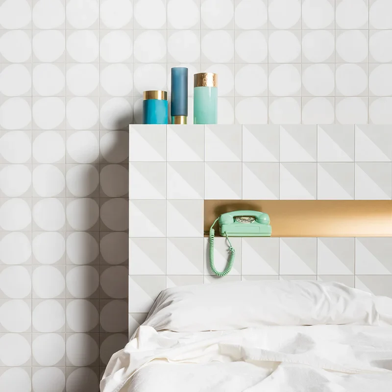 Futura Half White - Gres Porcellanato Decorato Geometrico 15x15