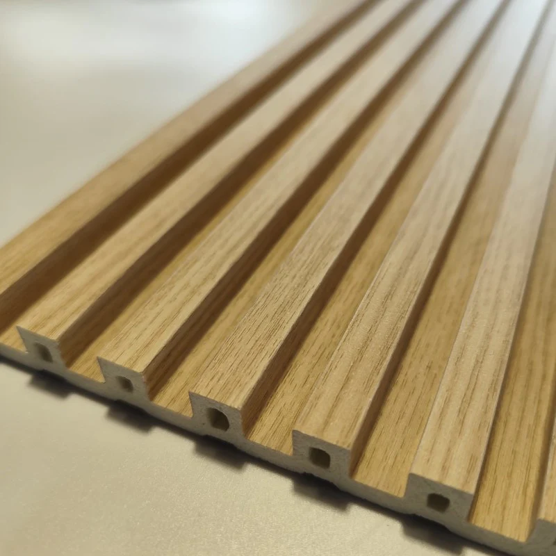 Moove Urban Classic di Deco - Tower Cedar - Rivestimenti e Boiserie in legno e tecnopolimeri - Image 2