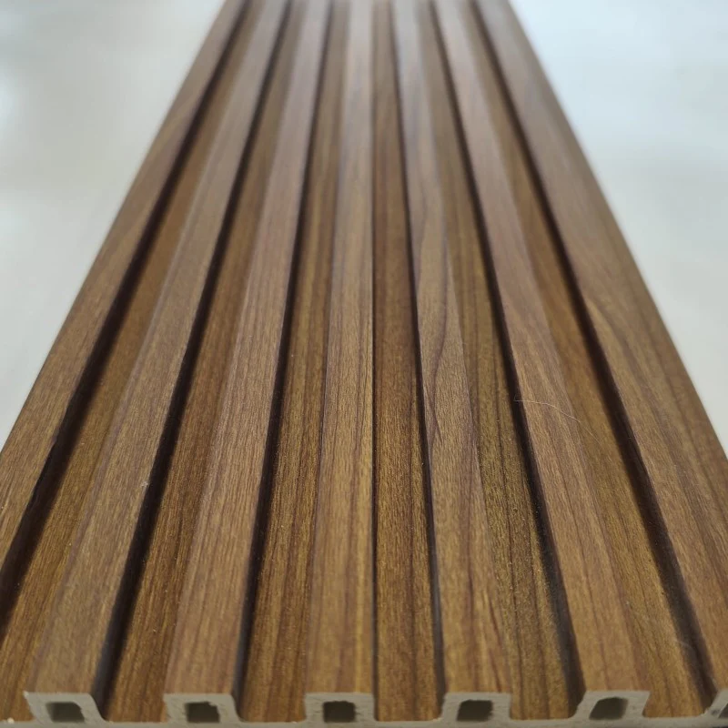 Moove Urban Classic di Deco - Tower Teak - Rivestimenti e Boiserie in legno e tecnopolimeri - Image 4