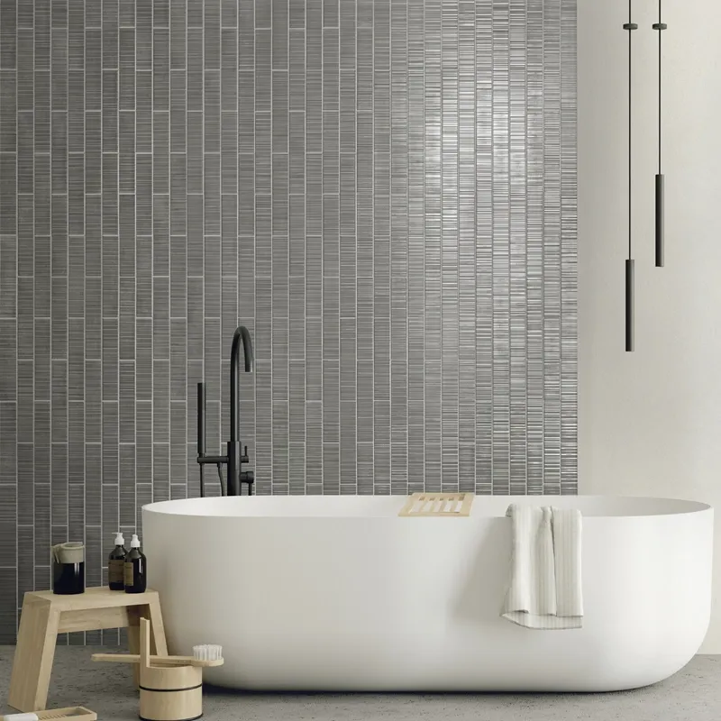 Vibrant Pewter – Gres Effetto Mattoncino Rigato Lucido 4,5x23